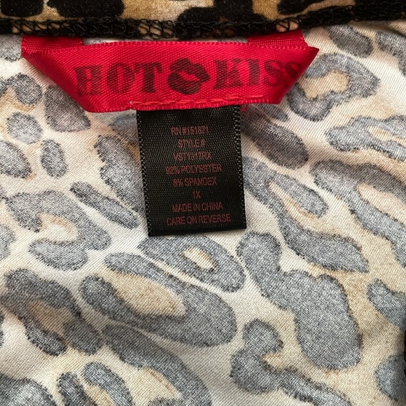 Hot Kiss🔥1X Cold Shoulder Leopard Print Women'Stretchy Top in Great condition - Picture 5 of 10